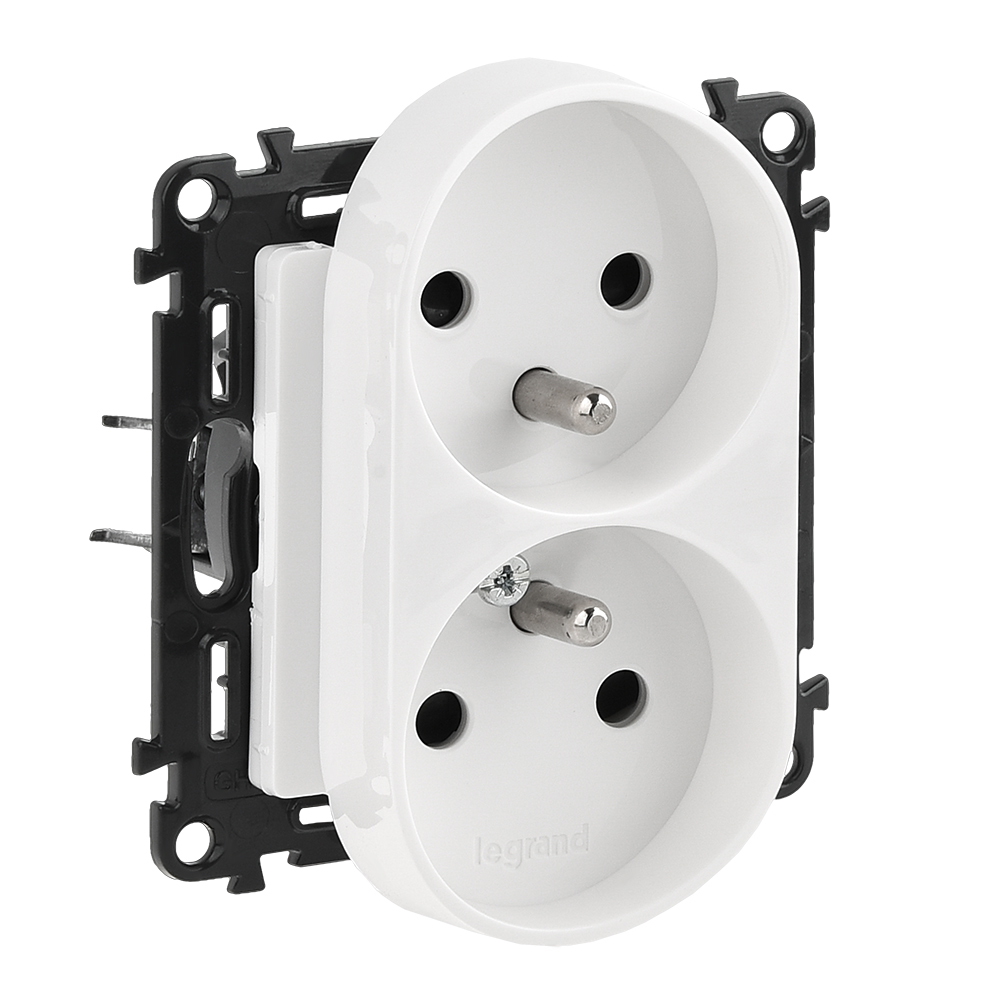 GNIAZDO PODWÓJNE Z UZIEMIENIEM 2X2P+Z Z PRZESŁONAMI ZACISKI AUTOMATYCZNE 16A 250V IP20 BIAŁY VALENA LIFE - 753190 - LEGRAND