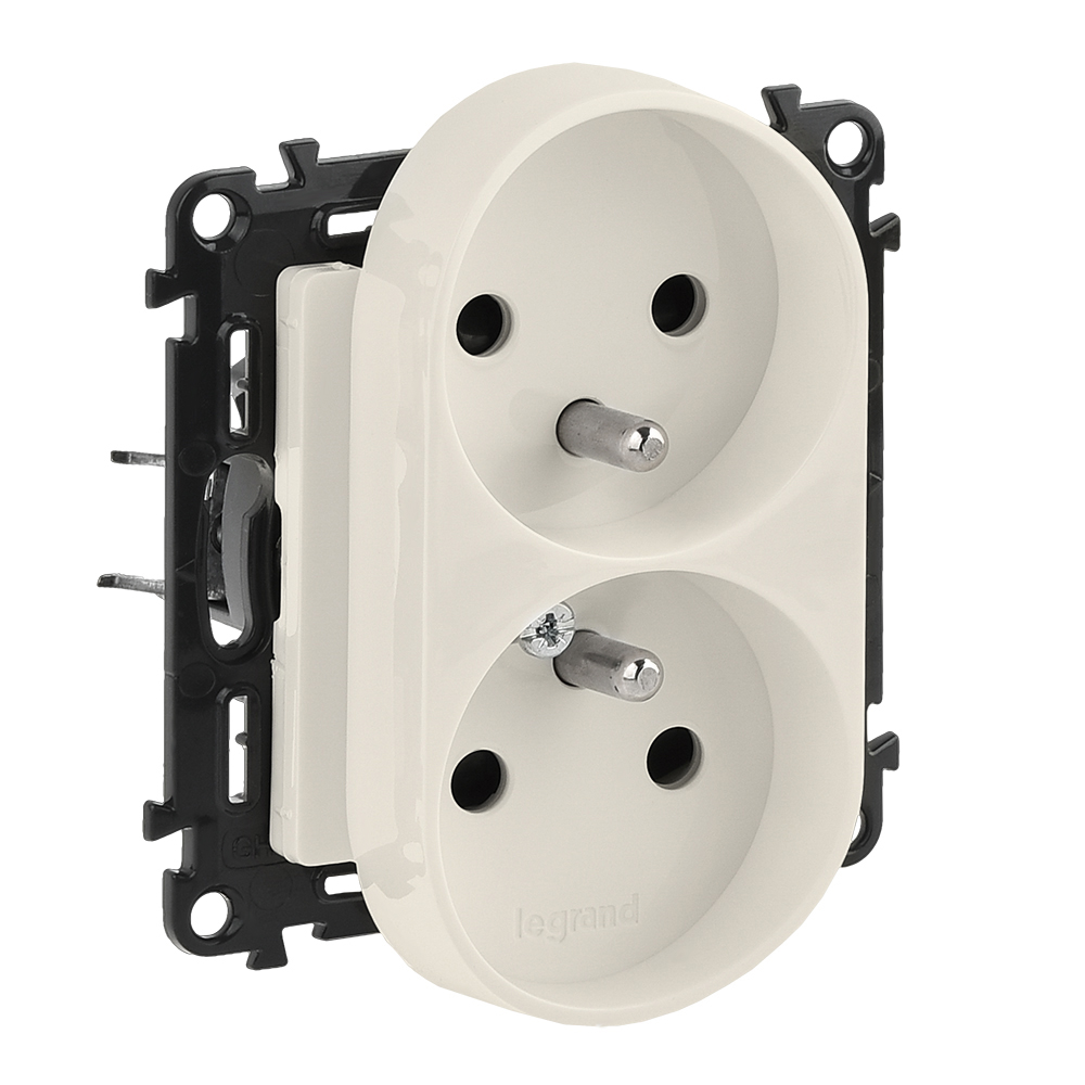 GNIAZDO PODWÓJNE Z UZIEMIENIEM 2X2P+Z Z PRZESŁONAMI ZACISKI AUTOMATYCZNE 16A 250V IP20 KREMOWY - 753290 - LEGRAND