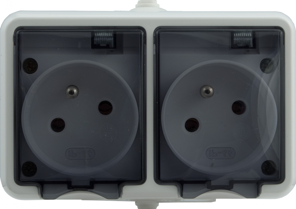 GNIAZDO PODWÓJNE 2X2P+Z 16A POZIOME IP 44, KLAPKA DYMNA 250V~ BIAŁY HYDRO. - 121436 - KOS