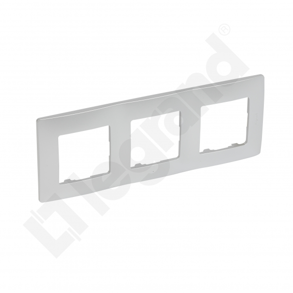 RAMKA POTRÓJNA ALUMINIUM NILOE. - 397043 - LEGRAND