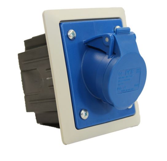 GNIAZDO TABLICOWE Z PUSZKĄ I RAMKĄ TWIST 16A 3P 230V 80x97MM NIEBIESKIE KOŁNIERZ JASNO SZARY - 413-6pkr - PCE