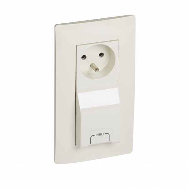 GNIAZDO POJEDYNCZE Z UZIEMIENIEM+USB 1000 MA KREMOWY NILOE. - 764628 - LEGRAND