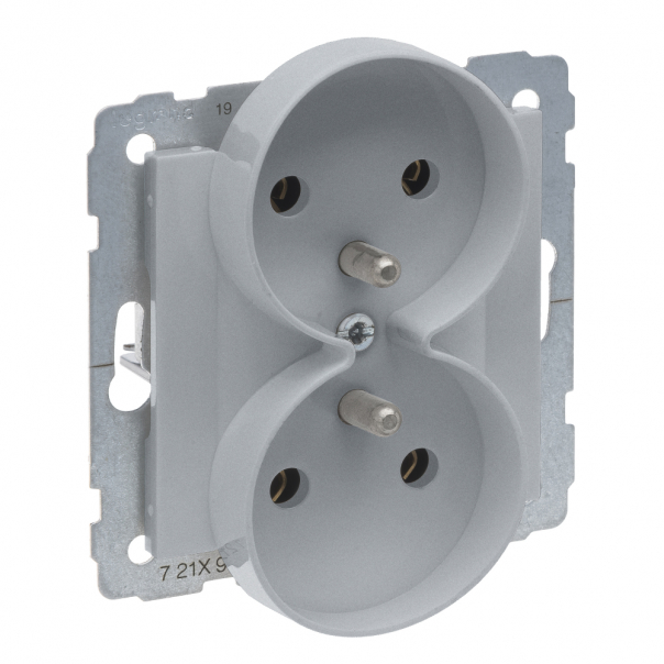 GNIAZDO 2X2P+Z - 16 A - 250 V~ - ZACISKI ŚRUBOWE - MOŻLIWOŚĆ MONTAŻU W RAMKACH WIELKOROTYNYCH  ALUMINIUM SUNO - 721391 - LEGRAND