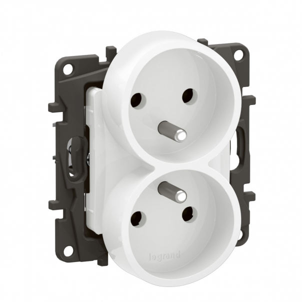 NOWE NILOE - GN. 2X2P+Z, BP DO RAMEK WIELOKROTNYCH, ZAC. ŚR 16A - 250 V~ BIAŁE - NP3111WH - LEGRAND