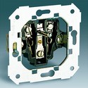 Gniazdo wtyczkowe pojedyncze z uziemieniem (mechanizm), 16A, 250V~, śrubowe. !Dla uzyskania IP44 należy dodać pokrywę z klapką i uszczelkę - 75458-39 - KONTAKT SIMON