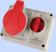 ZESTAW Z/B E 32-18N WŁĄCZ-WYŁĄCZ 0-I GNIAZDO 32A 3P+N+Z IP-44. - 940033 - ELEKTROMET DZIERŻONIÓW