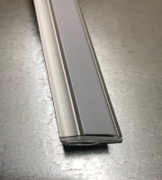 PROFIL ALUMINIOWY NAROŻNY NZA DO TAŚM LED DŁUGOŚĆ 202CM SZEROKOŚĆ 2.3CM SREBRNY ANODOWANY Z KLOSZEM MLECZNYM I DWOMA ZASLEPKAMI - PC031597 - POLTRONIC